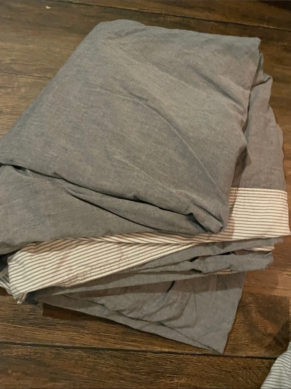 Striped Gray and White Duvet cover and 2 pillowcases King